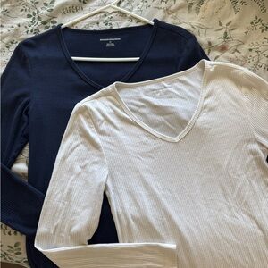 Set of 2: Women's V-Neck Sweater - Navy and White